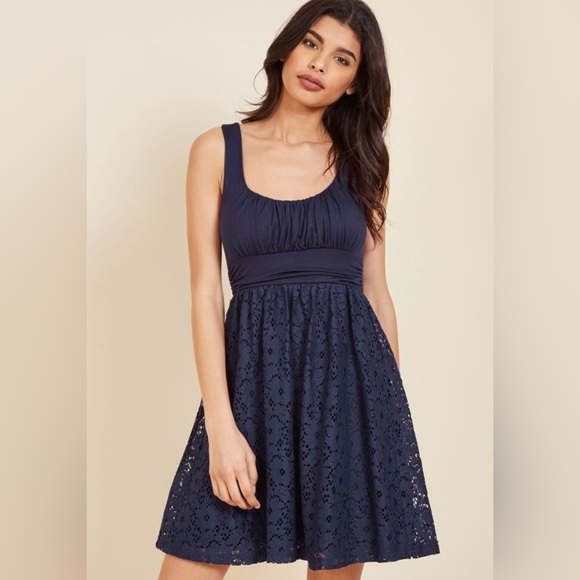Maitai ModCloth Artisan Iced Tea Dress Navy Blue Floral Lace Flowers Large - Picture 4 of 13